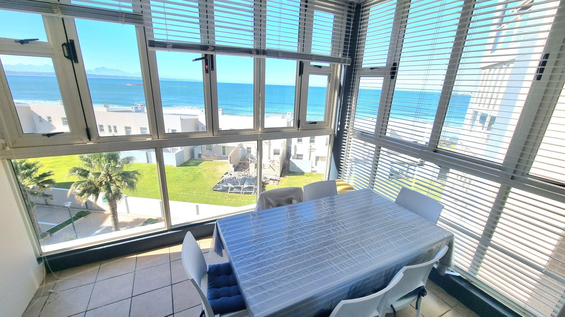 3 Bedroom Apartment / flat to rent in Diaz Beach P24114796630