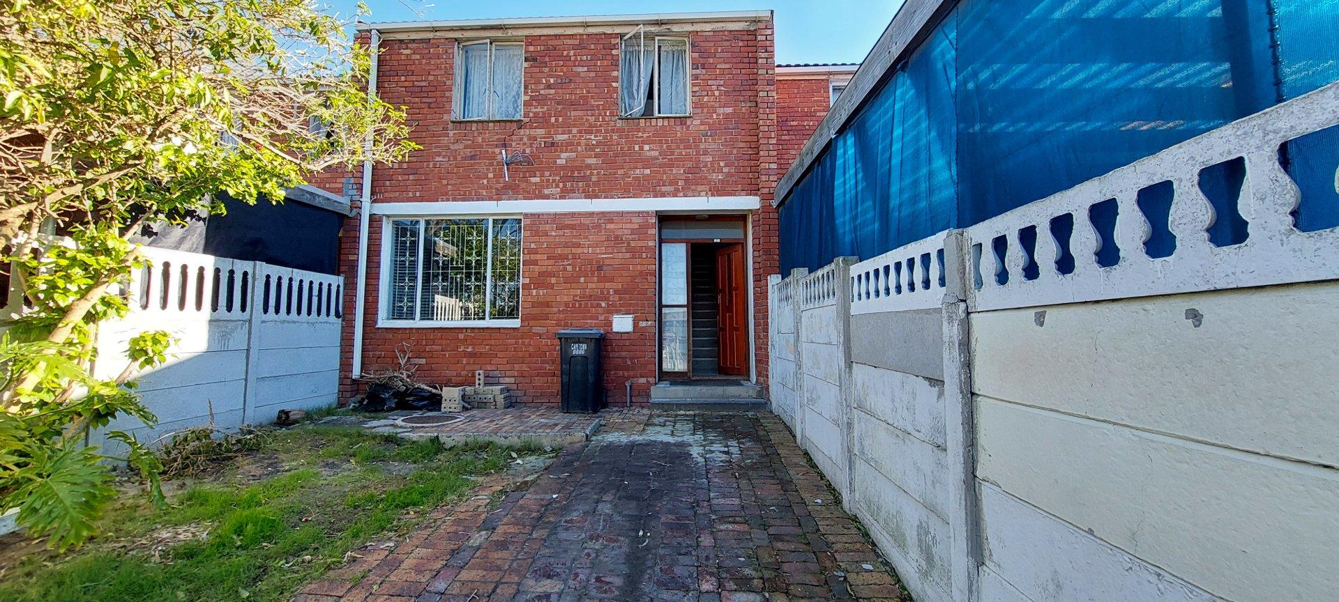 Westridge, Mitchells Plain Property Houses for sale in Westridge