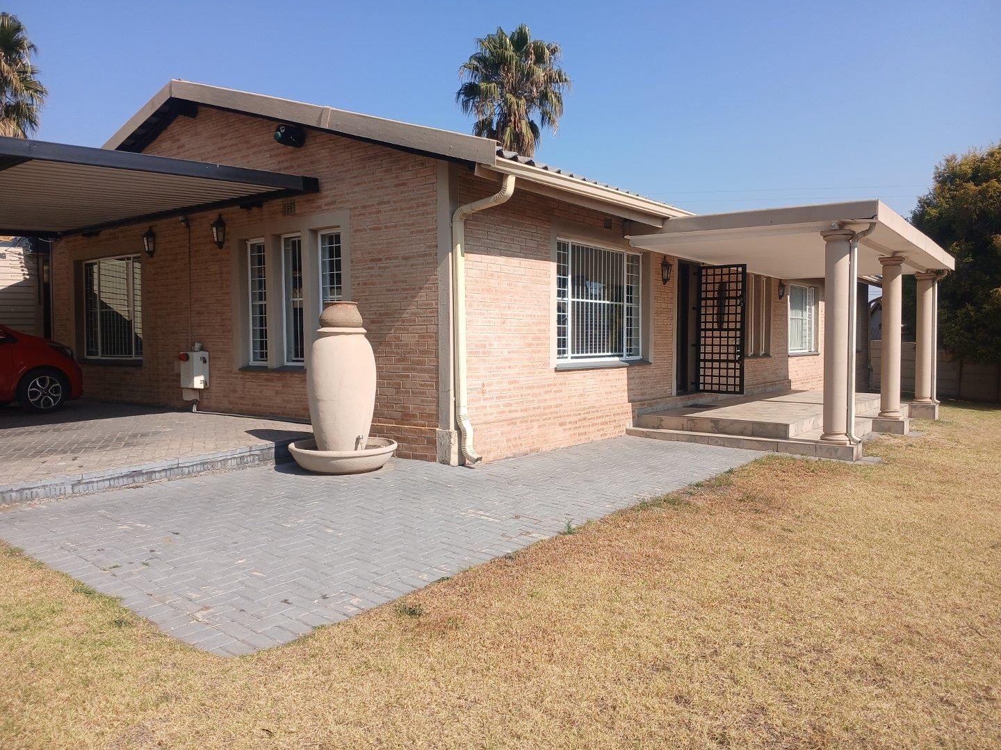 Croydon, Kempton Park Property Houses for sale in Croydon, Kempton