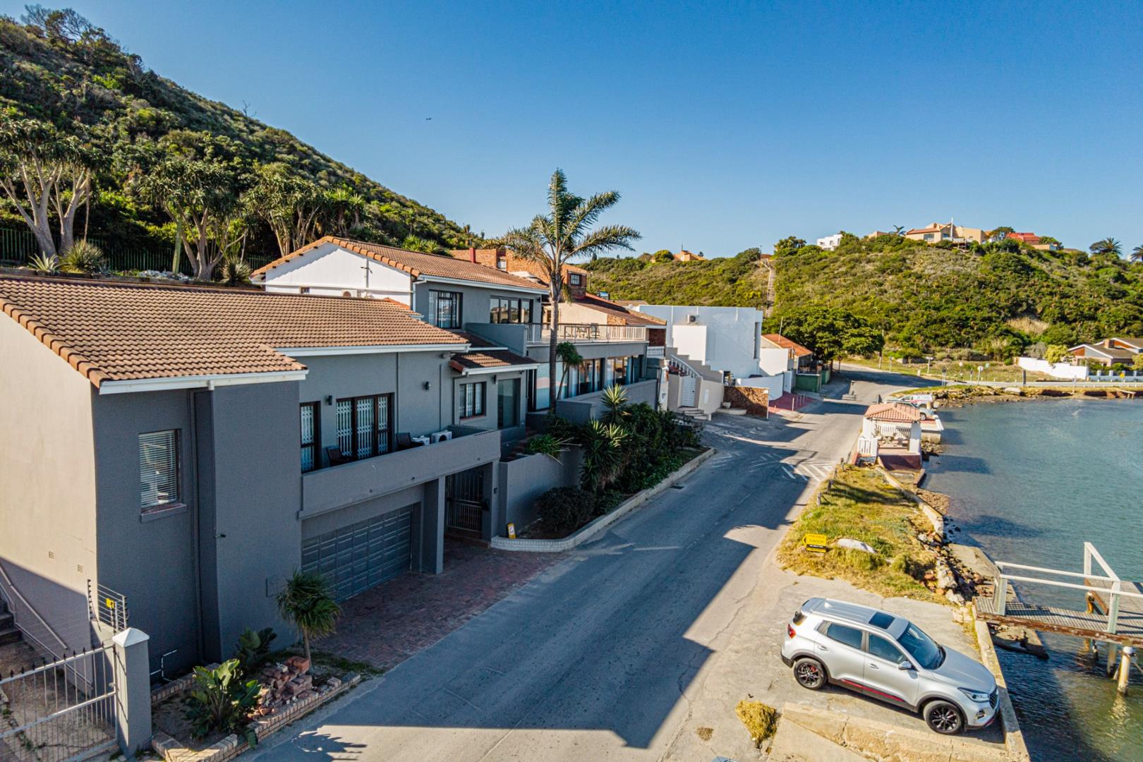 5 Bedroom House for sale in Bluewater Bay 90 Amsterdamhoek Road P24