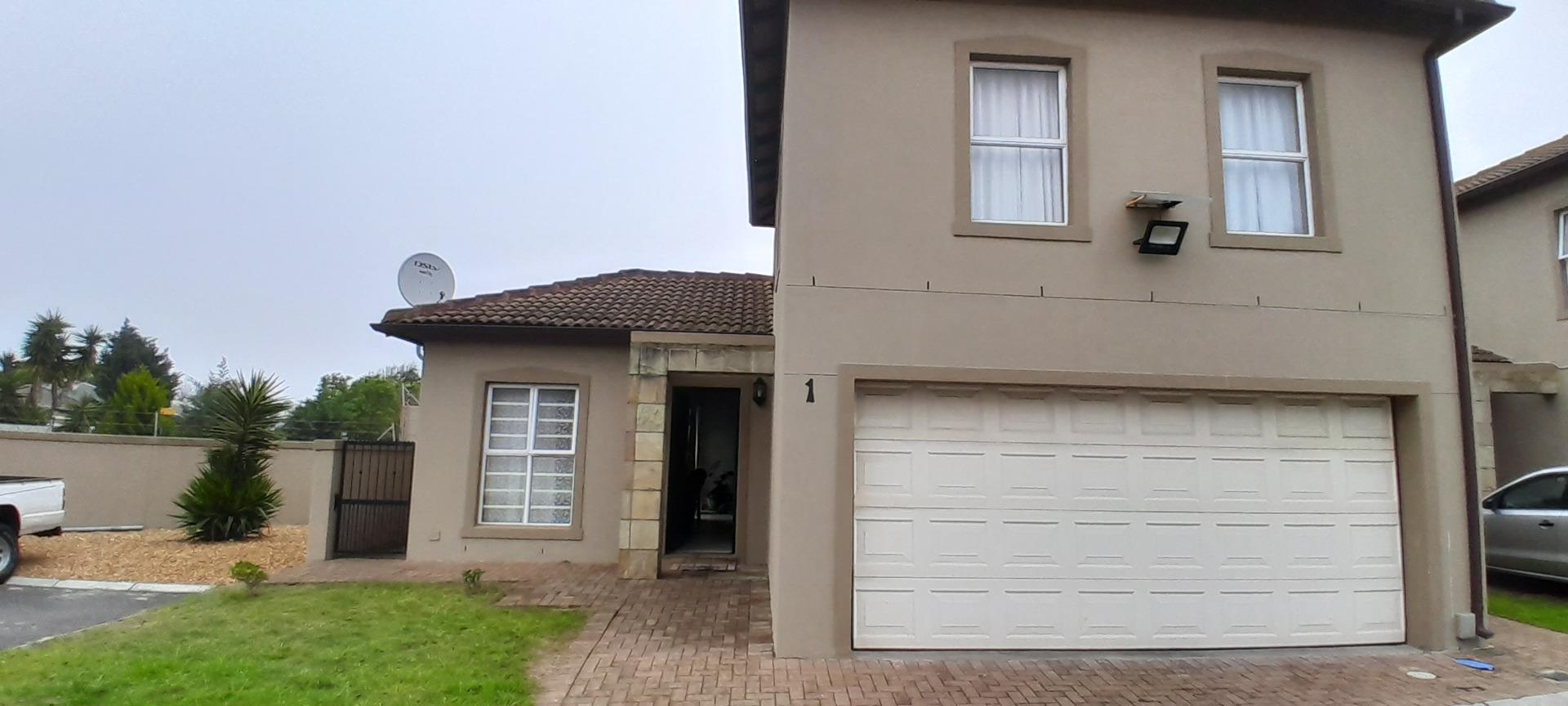 3 Bedroom Apartment / flat to rent in Table View Zeeland Crescent