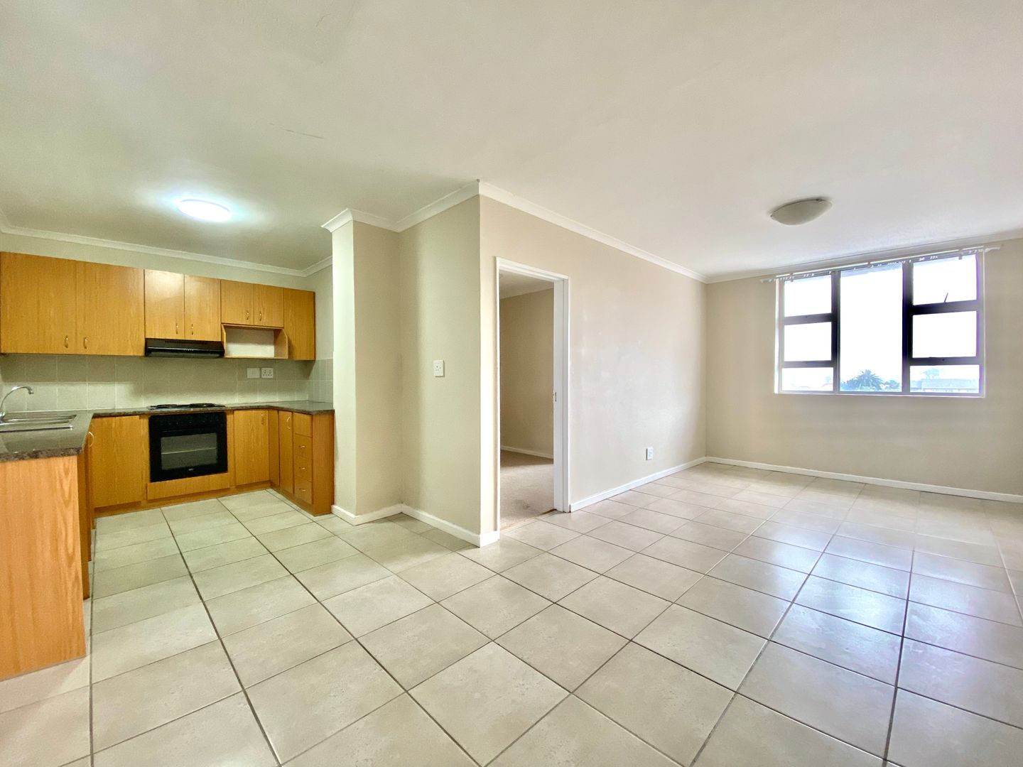 Wynberg, Cape Town Property Apartments / flats to rent in Wynberg