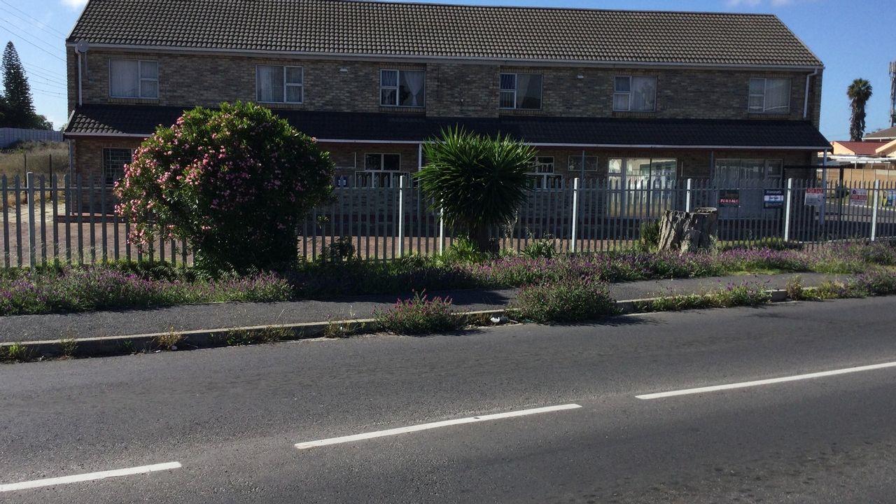 Commercial property for sale in Des Hampden 1 Wenlock Street P24