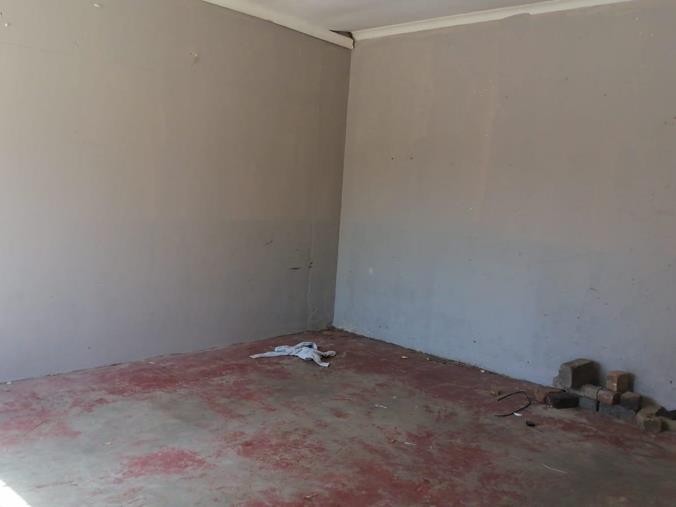 15 Bedroom House for Sale in Lombardy East