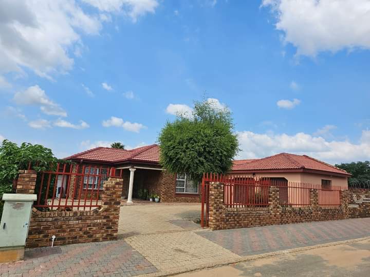 Mmabatho Unit 15 Property Property and houses for sale in Mmabatho Unit 15