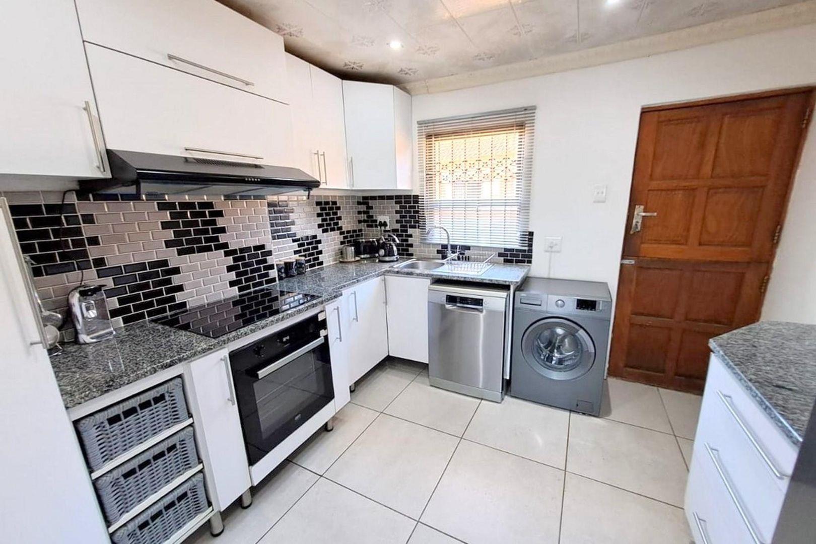 3 Bedroom House for sale in Motherwell Nu 7 P24114801811