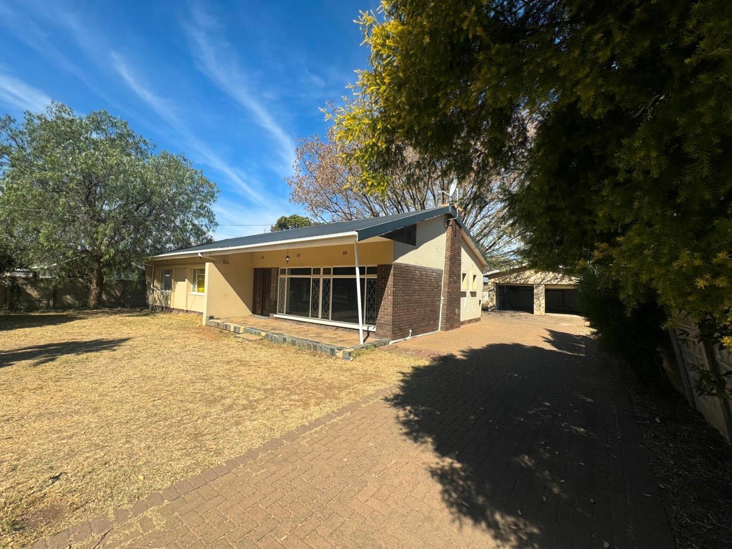 3 Bedroom House for sale in Bayswater P24114806420