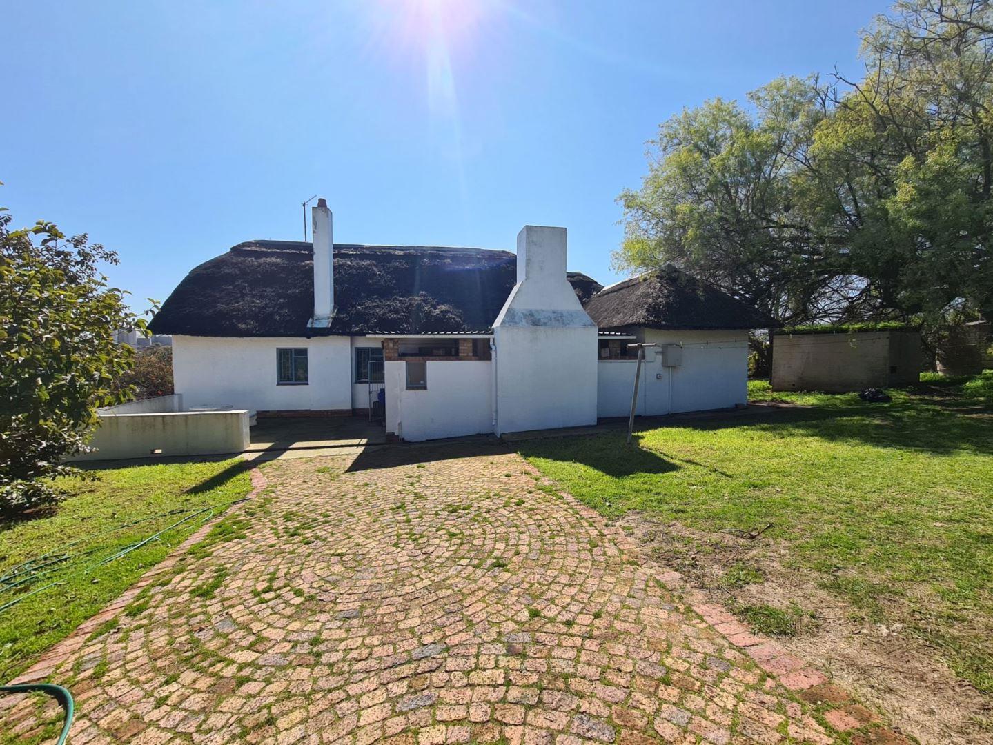 Property and houses to rent in Malmesbury Malmesbury Property
