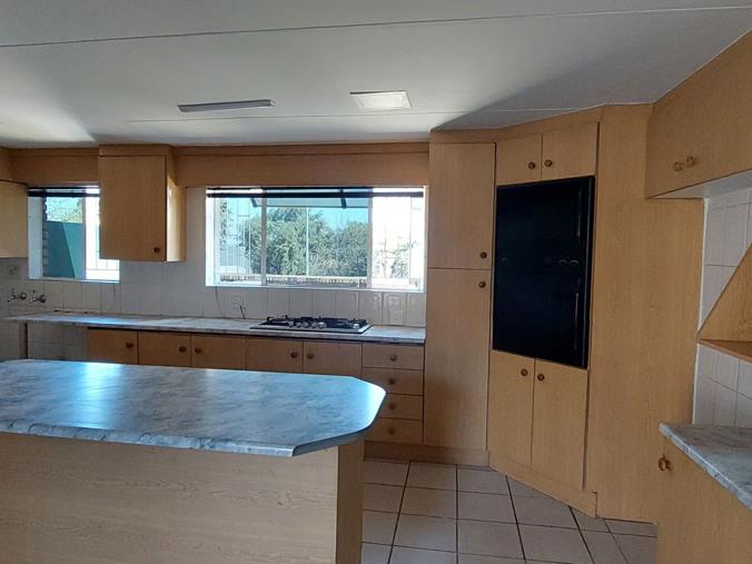 4 Bedroom House to Rent in Brackendowns