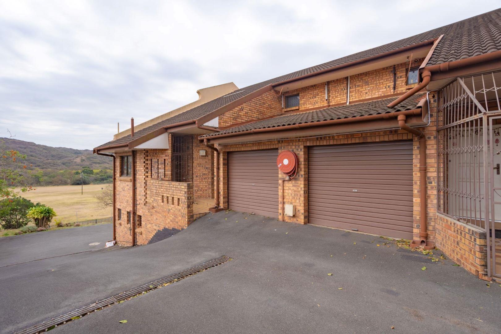 3 Bedroom Townhouse for sale in Reservoir Hills 587 Mountbatten Drive