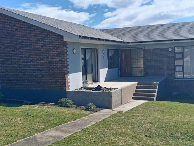 4 Bedroom House to Rent in Greenfields