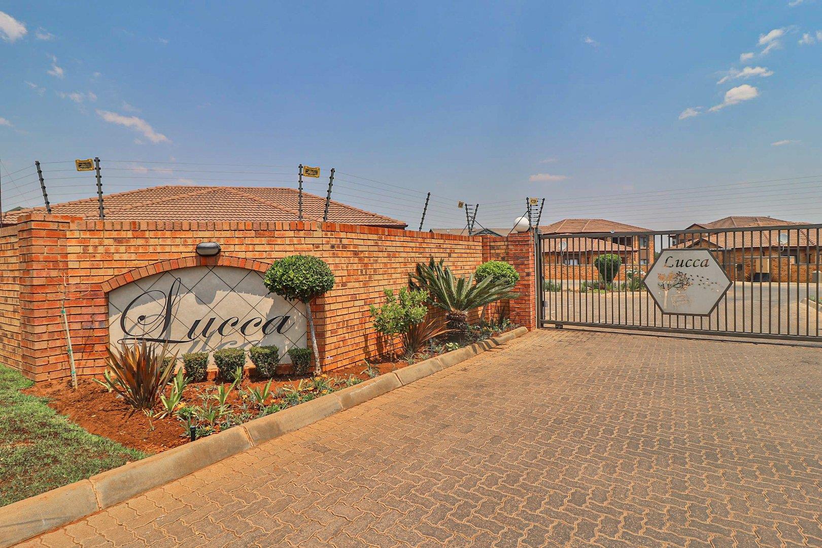 2 Bedroom House to rent in Van Der Hoff Park P24114884383