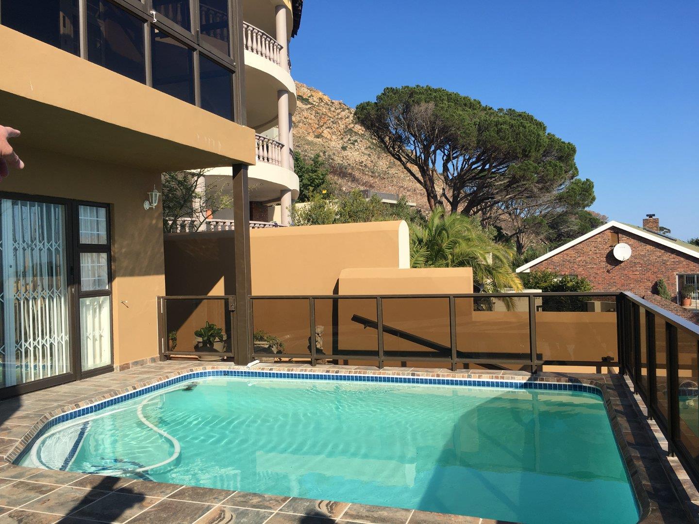2 Bedroom Apartment / flat to rent in Gordons Bay Central P24105515687