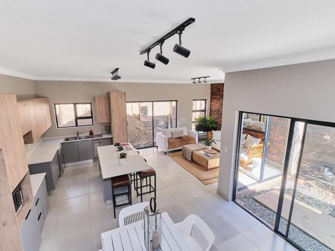 3 Bedroom Townhouse for Sale in Ferndale