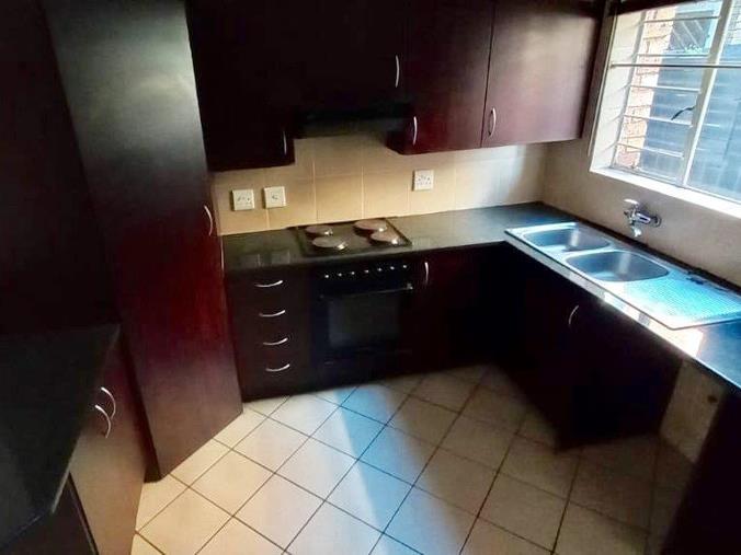 2 Bedroom Apartment / Flat to Rent in Norton Home Estate