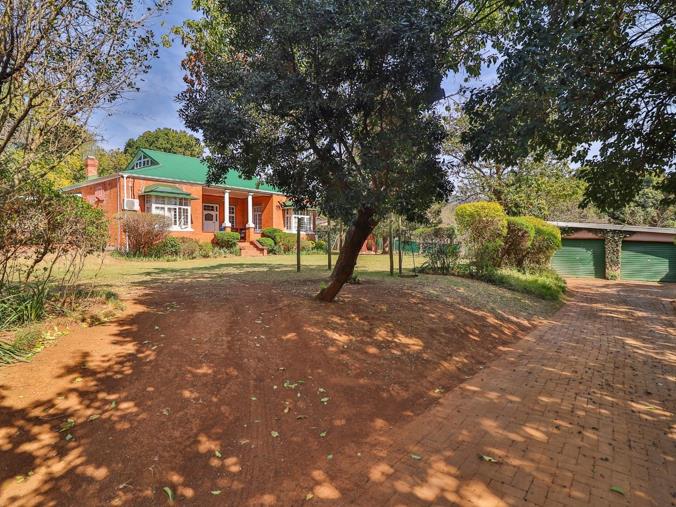 3 Bedroom House for Sale in Prestbury