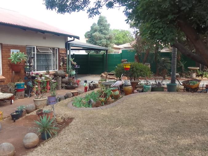 4 Bedroom House for Sale in Valhalla