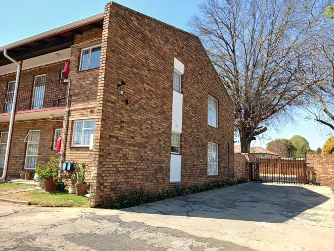 Apartment / Flat to Rent in Farrarmere