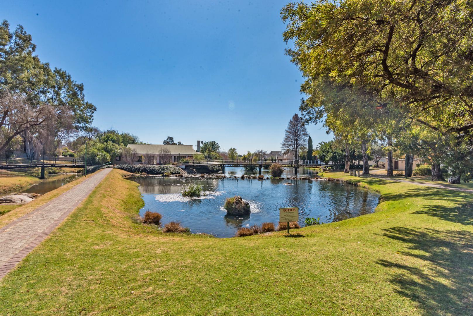 2 Bedroom Apartment / flat for sale in Kelland The Willows Estate, 71