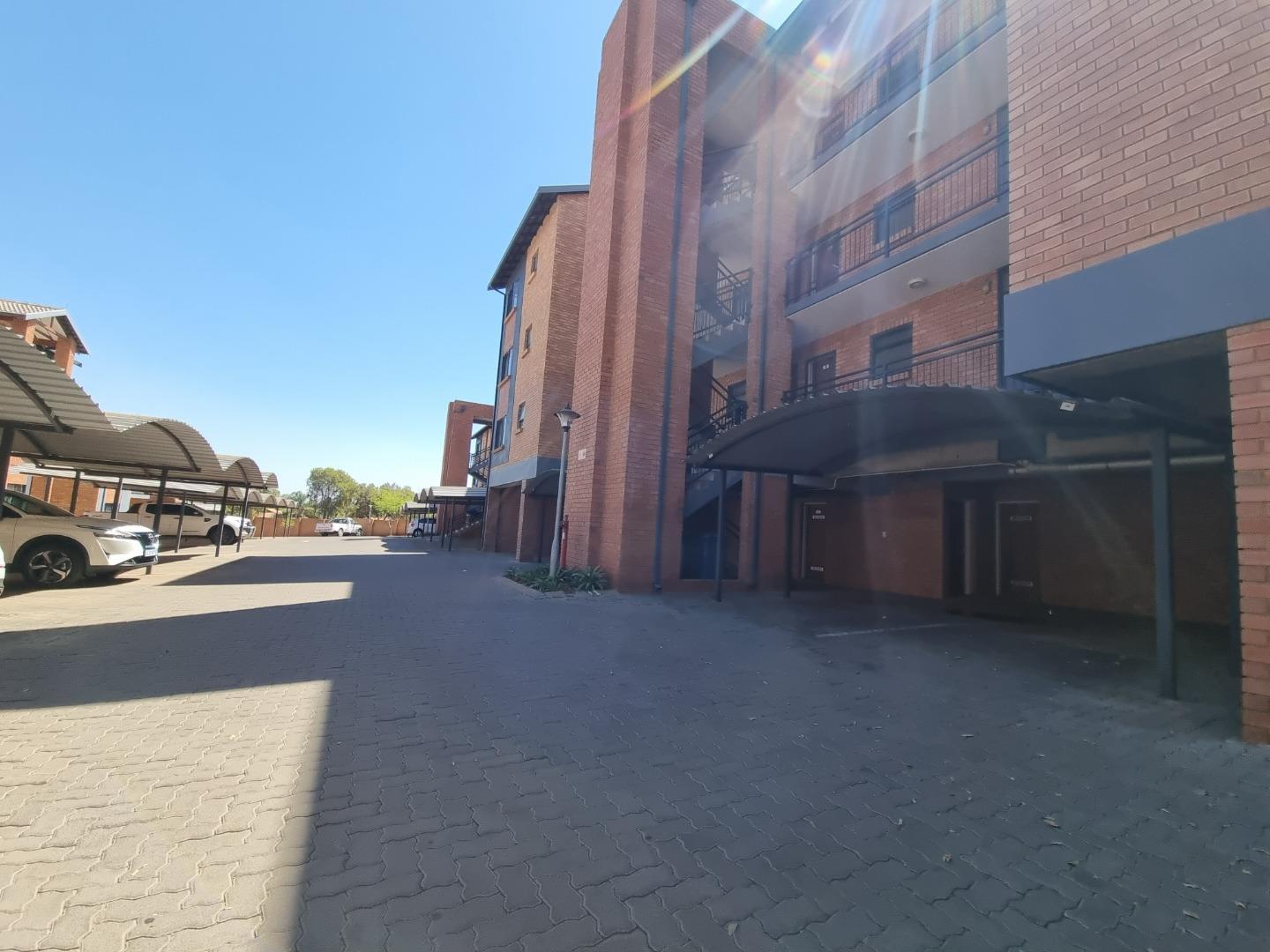 1 Bedroom Apartment / flat to rent in Die Hoewes I.q Waitikiri, 239