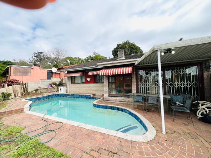 3 Bedroom House for Sale in Sarnia