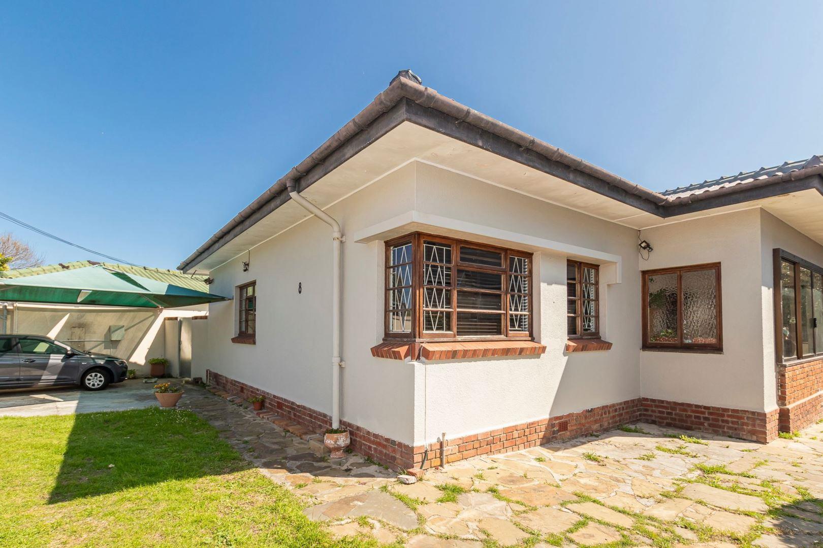 Bergvliet Property Houses for sale in Bergvliet