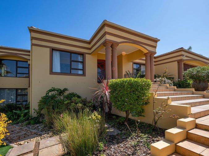 4 Bedroom House for Sale in Van Riebeeckshof