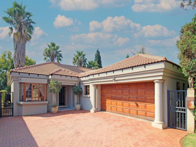 4 Bedroom House for Sale in Eldo Manor