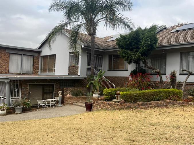 5 Bedroom House for Sale in Erasmusrand