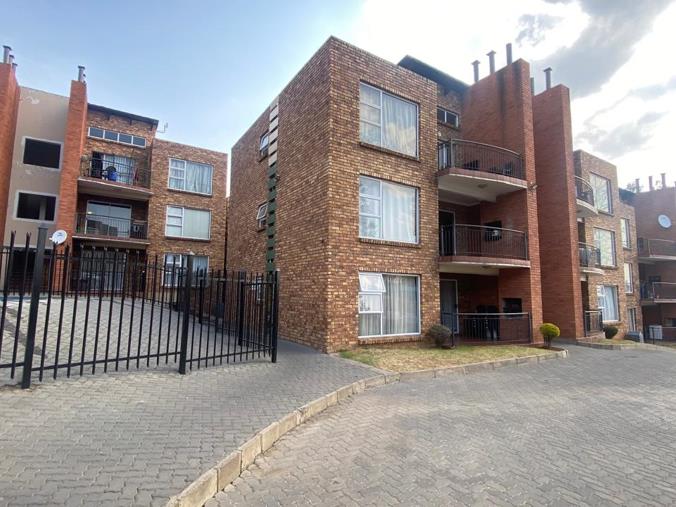 2 Bedroom Apartment / Flat for Sale in Halfway House