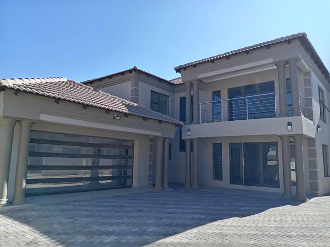 5 Bedroom House to Rent in Reyno Ridge