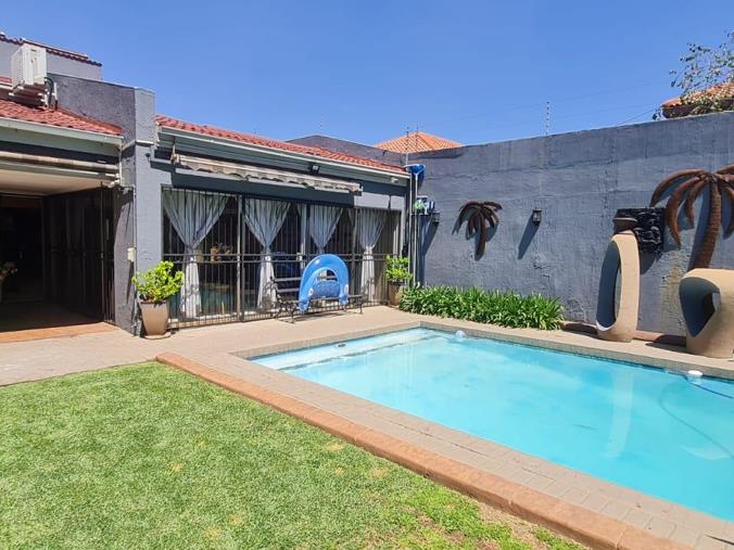 4 Bedroom Townhouse for Sale in Three Rivers Proper