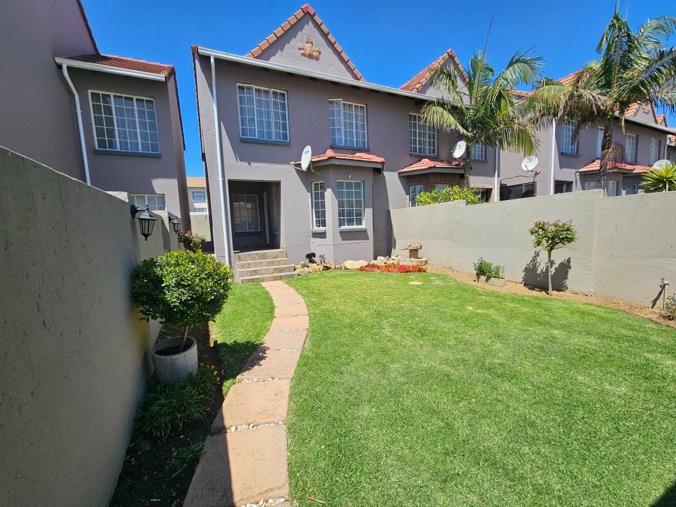 3 Bedroom Townhouse for Sale in Eden Glen