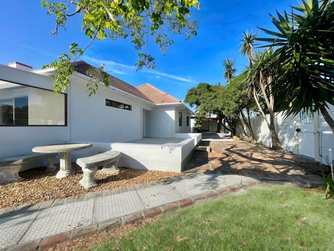 4 Bedroom House for Sale in Plumstead