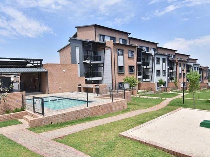 2 Bedroom Apartment / Flat for Sale in Waterfall