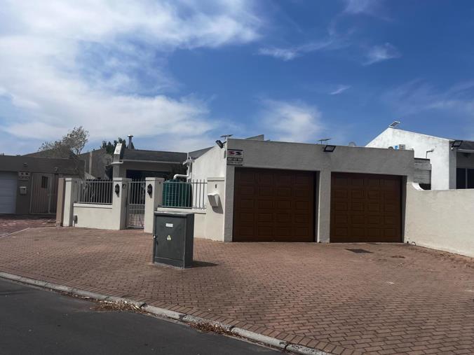 2 Bedroom House to Rent in Edgemead