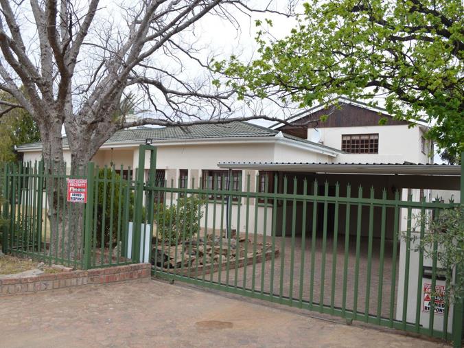 6 Bedroom House for Sale in Balmoral