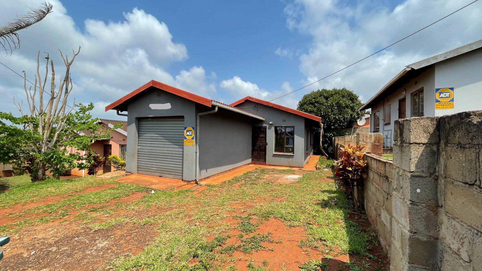 2 Bedroom House for sale in Umhlathuze P24115039340