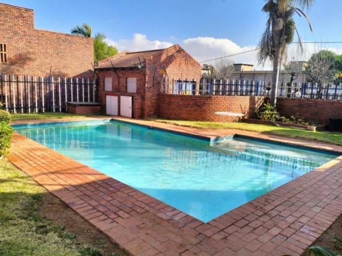 2 Bedroom Apartment / Flat for Sale in Windsor East