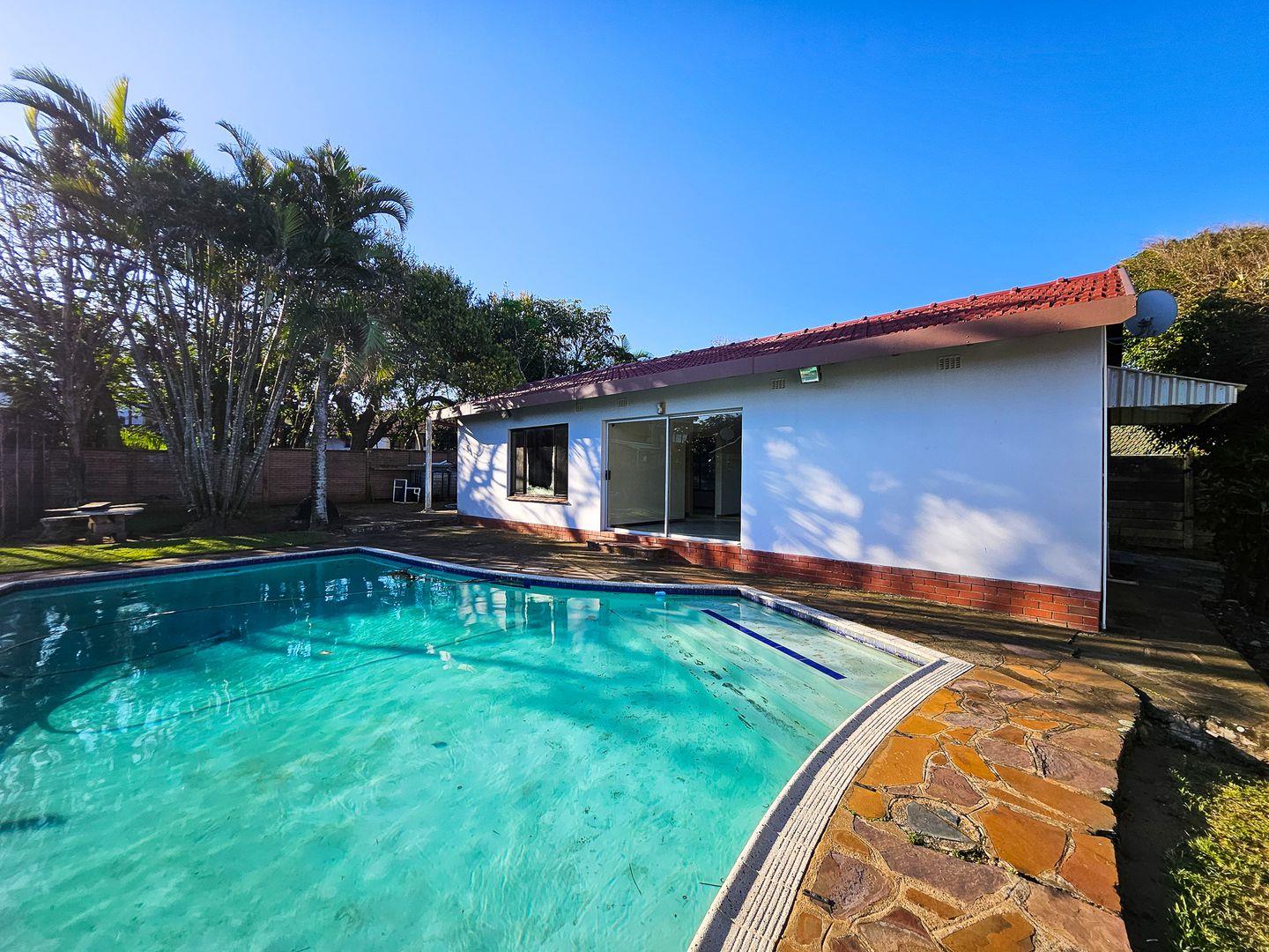 2 Bedroom House to rent in Athlone Park P24115039676