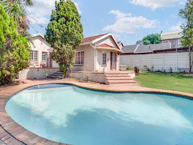 4 Bedroom House for Sale in East Town