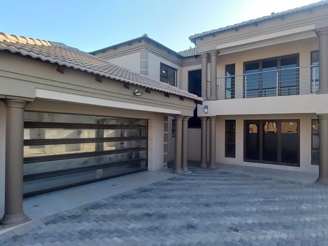 5 Bedroom House to Rent in Reyno Ridge