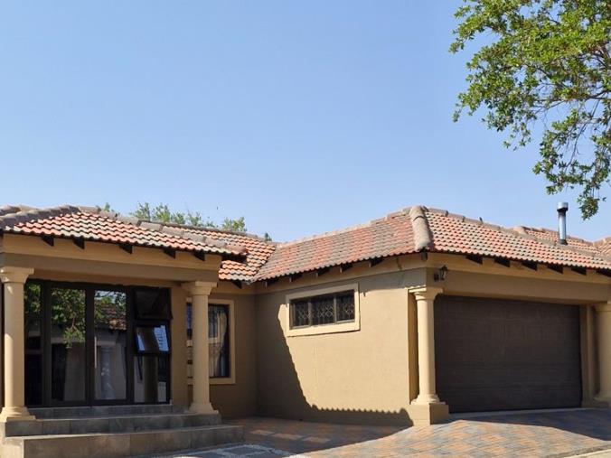 3 Bedroom House for Sale in Waterfall View