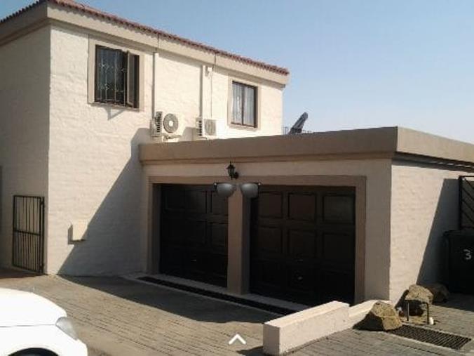 3 Bedroom House to Rent in Halfway Gardens