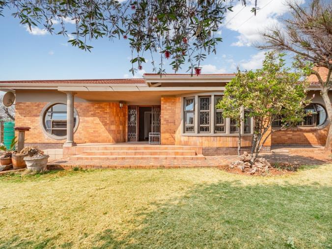 4 Bedroom House for Sale in Sunnyridge