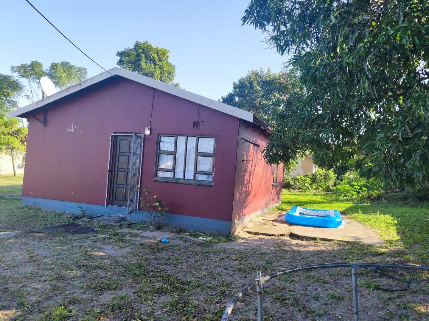 2 Bedroom House for sale in Honeydale P24115074139