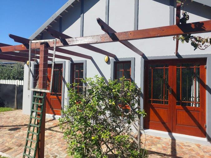 2 Bedroom House for Sale in Sedgefield Central