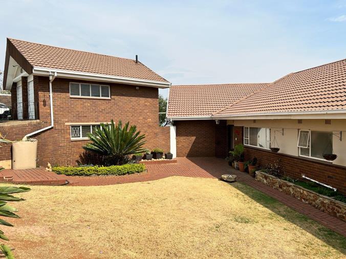 4 Bedroom House for Sale in Sunnyridge