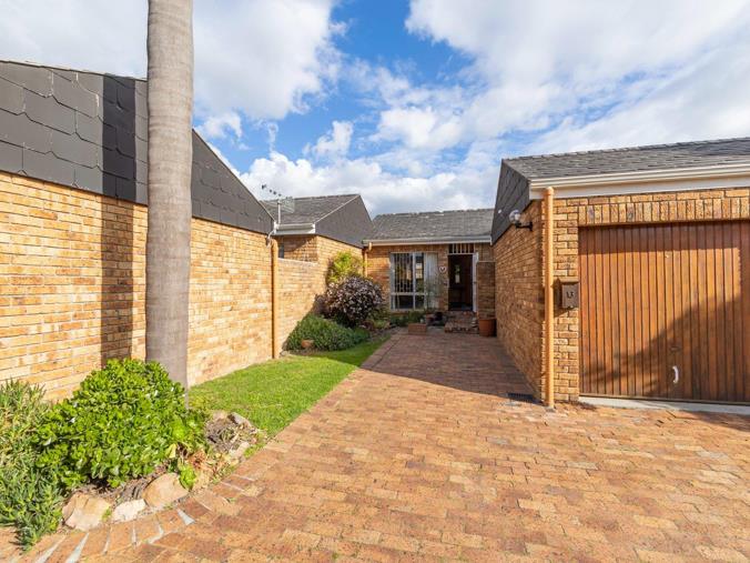 2 Bedroom Townhouse to Rent in Welgelegen 2