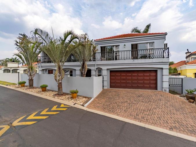 4 Bedroom House for Sale in Glen Marais
